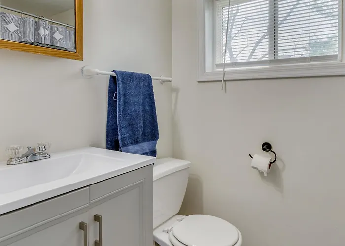 < 1 Mi To Uiuc! Family Game Day Hub W/ Large Yard *