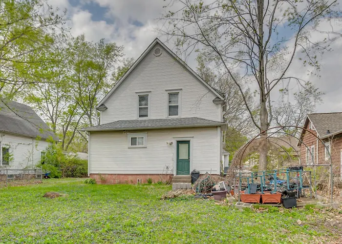< 1 Mi To Uiuc! Family Game Day Hub W/ Large Yard *